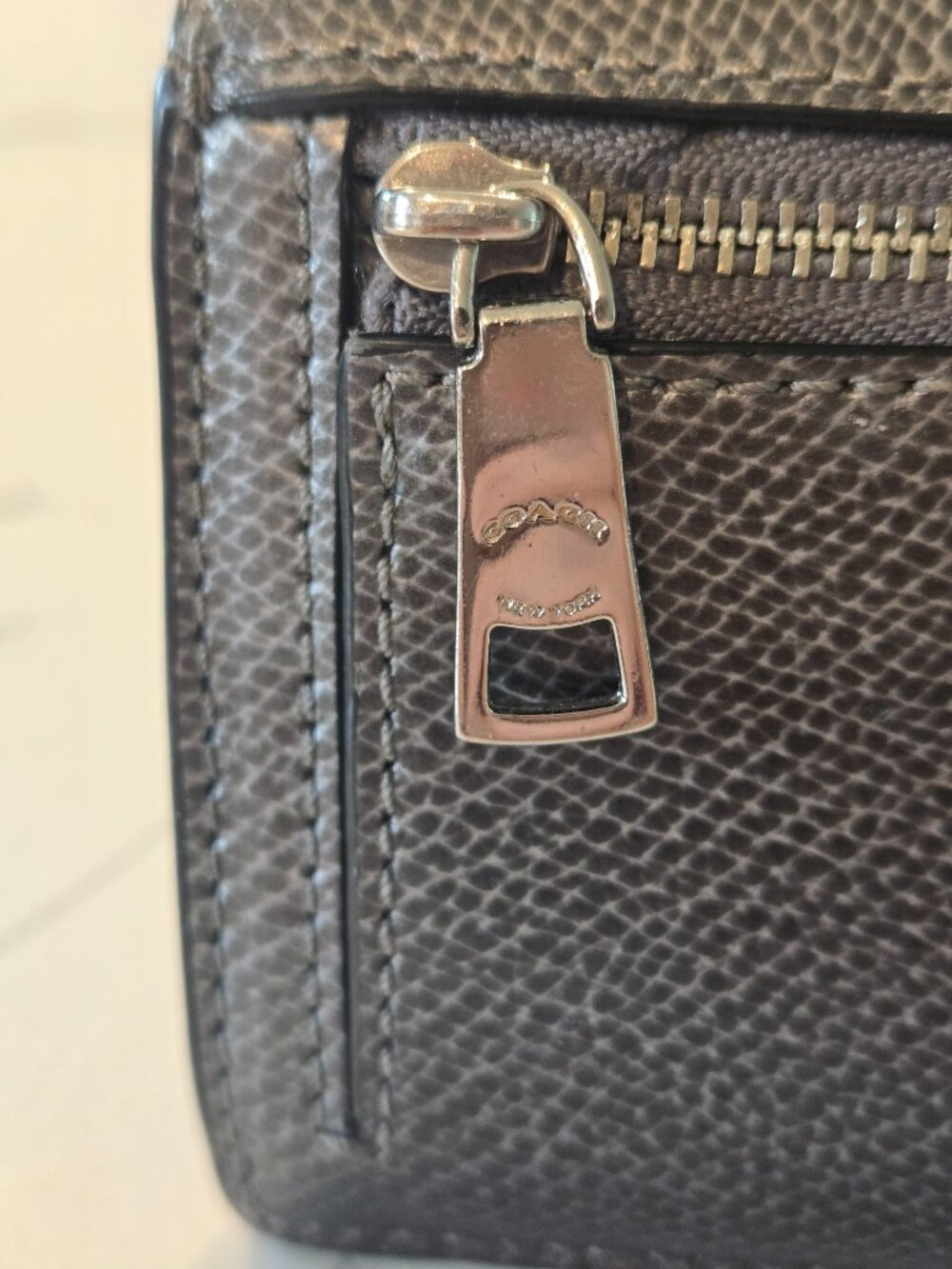 COACH wallet - Picture 3 of 14